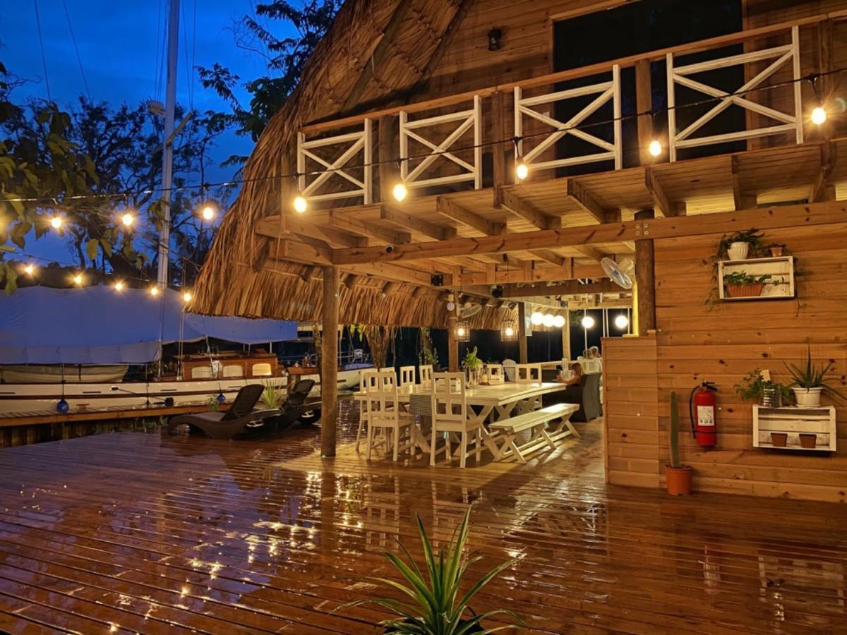 ריו דולצ'ה Boatique Hotel And Marina מראה חיצוני תמונה